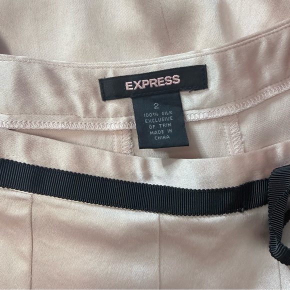 Express 100% Silk Blush Pink A-Line Midi Skirt Black Trim Bow Size 2 - Picture 9 of 10